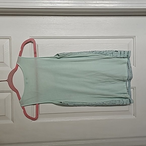 Mint crochet tank XS - Picture 2 of 6